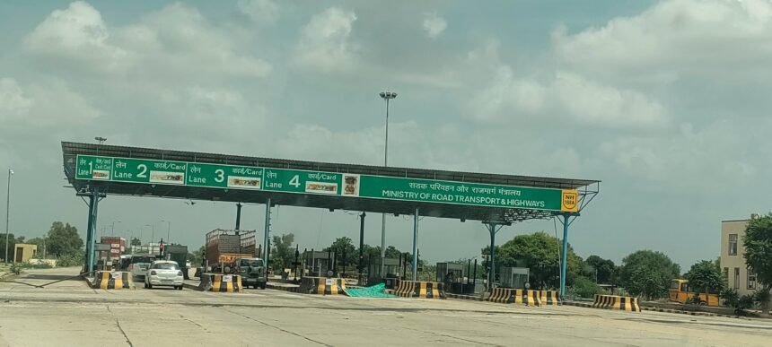 NHAI द्वारा शुरू किया गया FASTag वार्षिक पास 2025 -निजी वाहनों के लिए नई टोल सुविधा